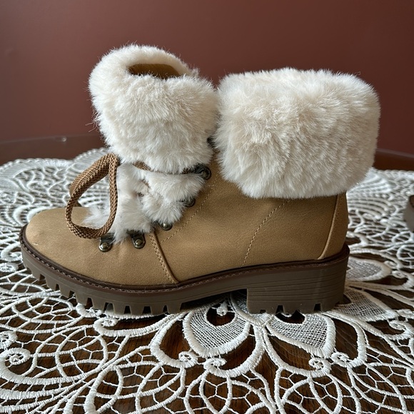 UNIONBAY Snow Shoe Boots with fake fur trim ~ New without box ~ size 6 1/2 - Picture 3 of 7